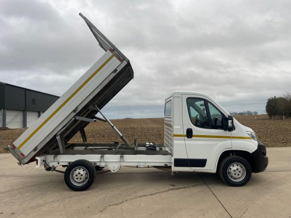 2020 (70) Citroen Relay Tipper Van - Image 2